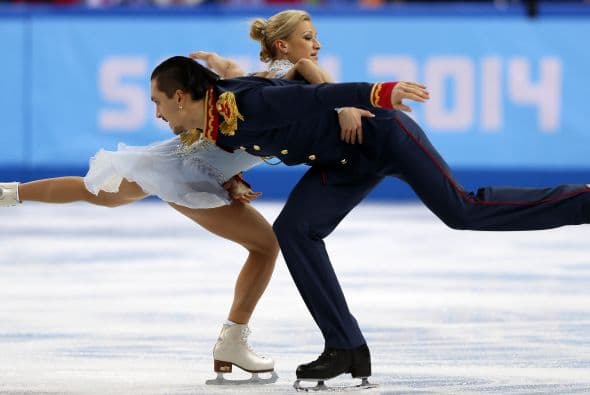 Los rusos Maxim Trankov y Tatiana Volosozhar, durante su performance de patín artistico durante los JJOO de invierno.