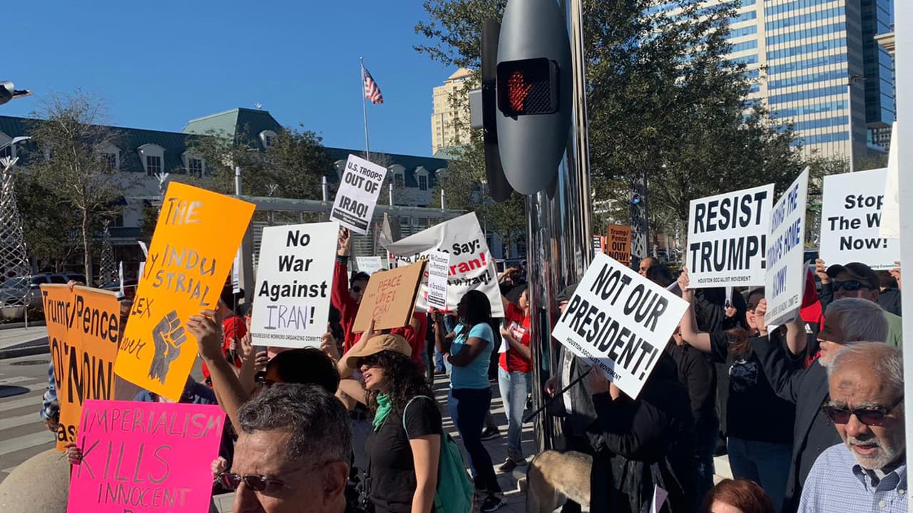 Los manifestantes se concetraron entre la avenida Westheimer Rd. y la Post Oak Blvd, al oeste de Houston.