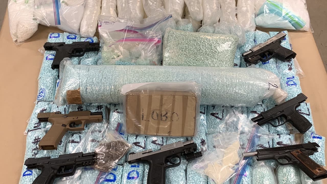 Encuentran 160,000 pastillas de fentanilo, armas y dinero en efectivo en Tempe 