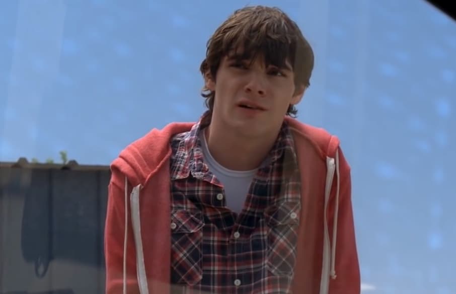 <b>RJ Mitte</b>
<br>Famoso por su papel de Walter White Jr y por ser el embajador de la United Cerebral Palsy, fue un artista invitado en la serie 'Switched at Birth' del 2014. 
<br>