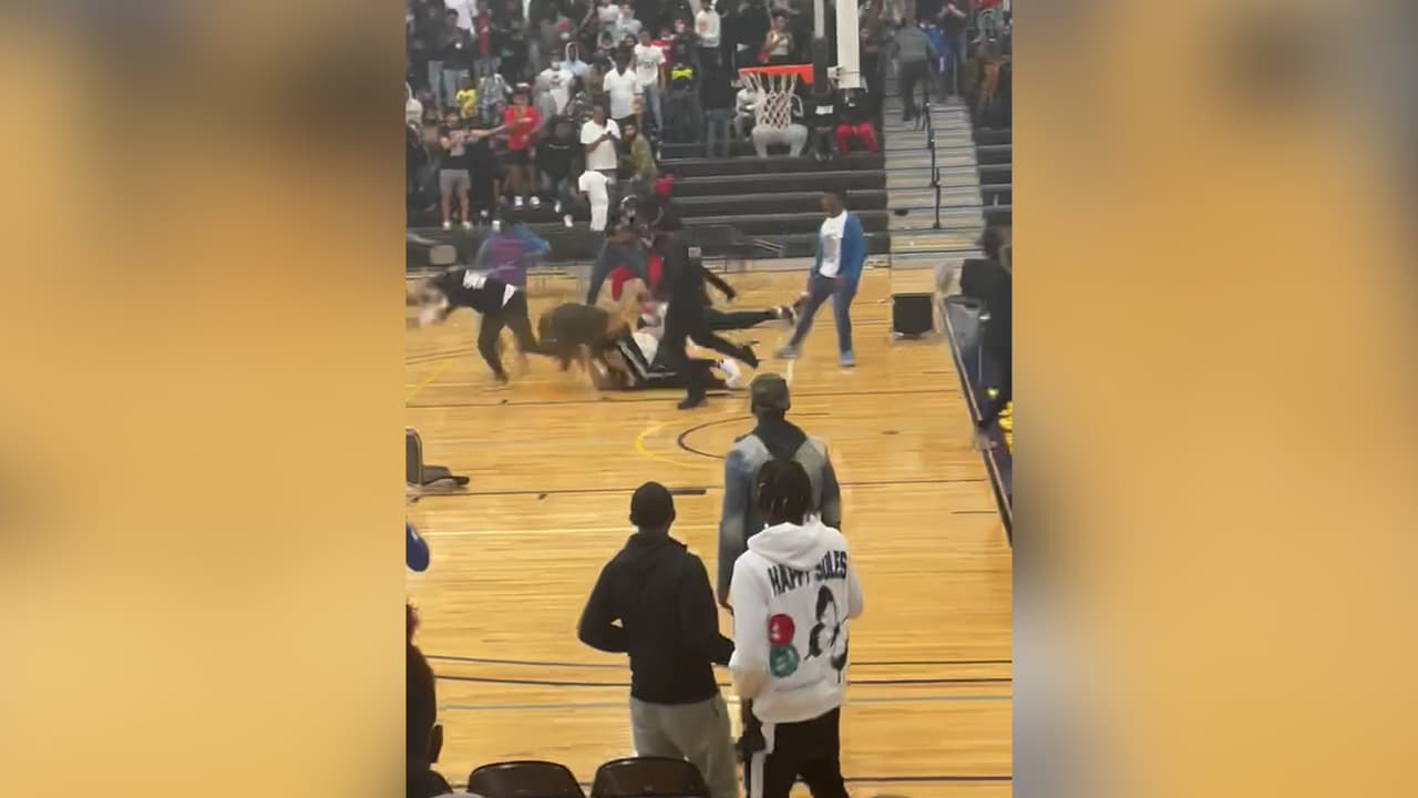 Dispersan pelea con gas lacrimógeno en un torneo de baloncesto en Wake Tech