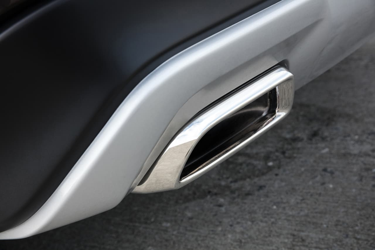 <b>Infiniti QX50 2019</b>
<br>El diseño de las dos salidas de escape son en aluminio y un toque muy deportivo de esta SUV.