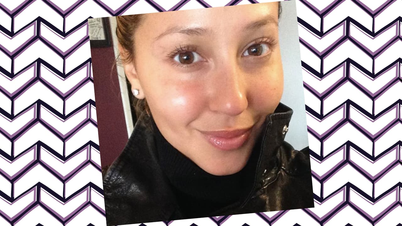 Jazmín y Adrianne parecen hermanas. Las dos cantan, bailan y aman los selfies. No dejes que las raíces mexicanas fool you. Jazmín también tiene sabrosura, muy al estilo de las raíces cubanas de Adrianne. Y guess what? Las dos han participado en shows de Univision: Jazmín lo hizo con Latinas VIP y Adrianne fue una de las invitadas en la segunda temporada de Mira Quién Baila.