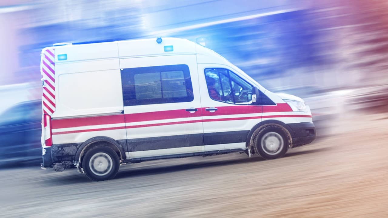 Todo por no pagar la cuenta de la cervecería: Hombre cae de un tercer piso al escapar