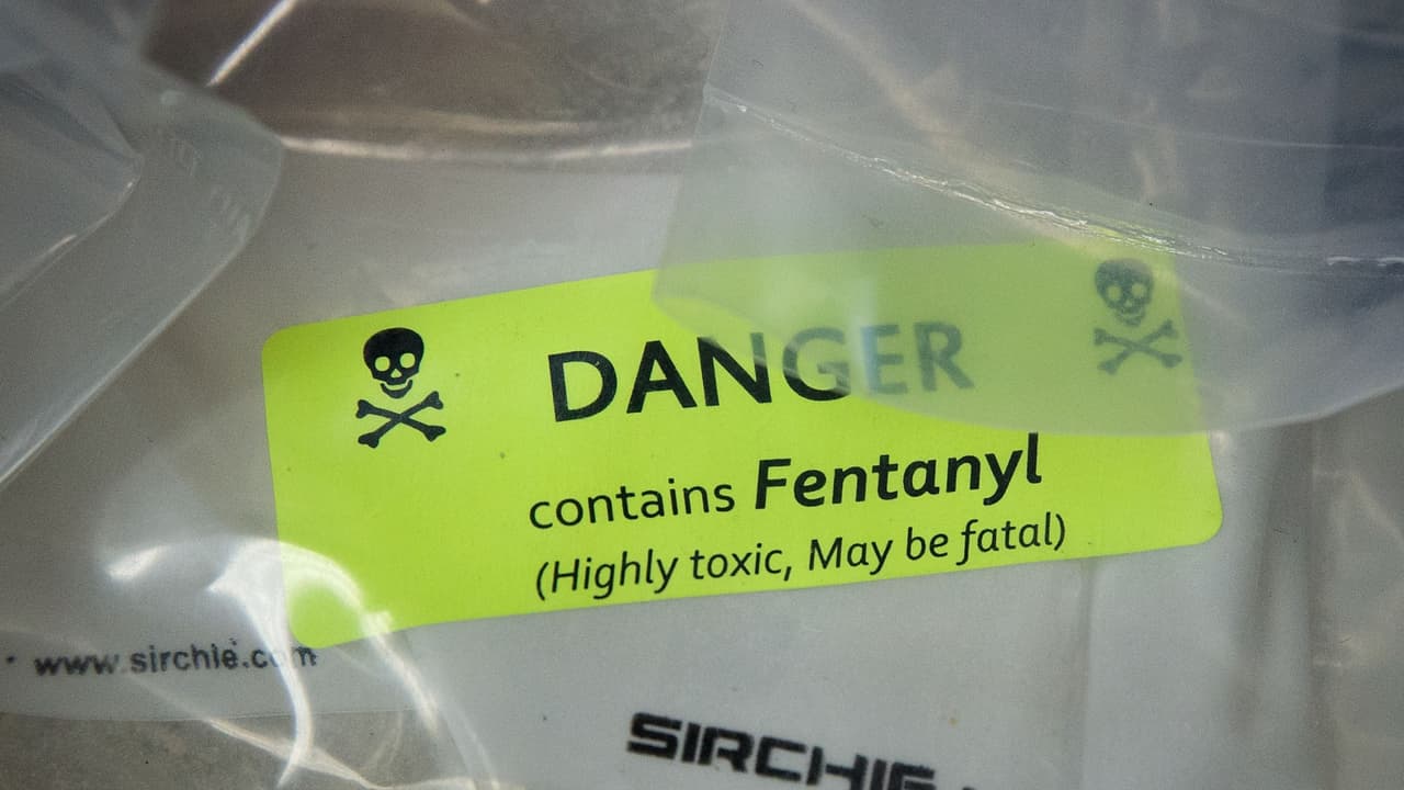 Salvan de morir por sobredosis de Fentanilo a cuatro hombres en Los Ángeles