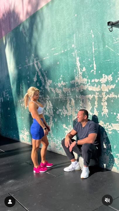 De acuerdo con información del portal Page Six, ambos comparten su pasión por el ejercicio y la vida saludable.
<br>