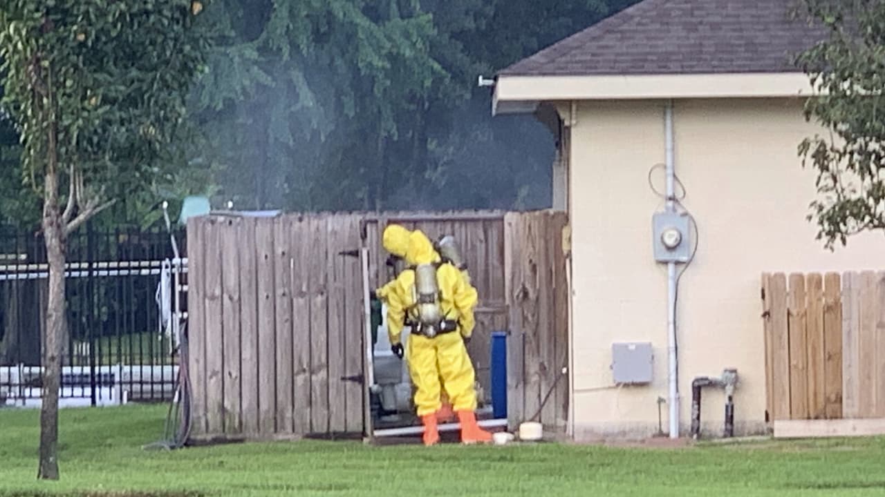 Fuga de químicos en una piscina comunitaria de Atascocita genera movilización de bomberos
