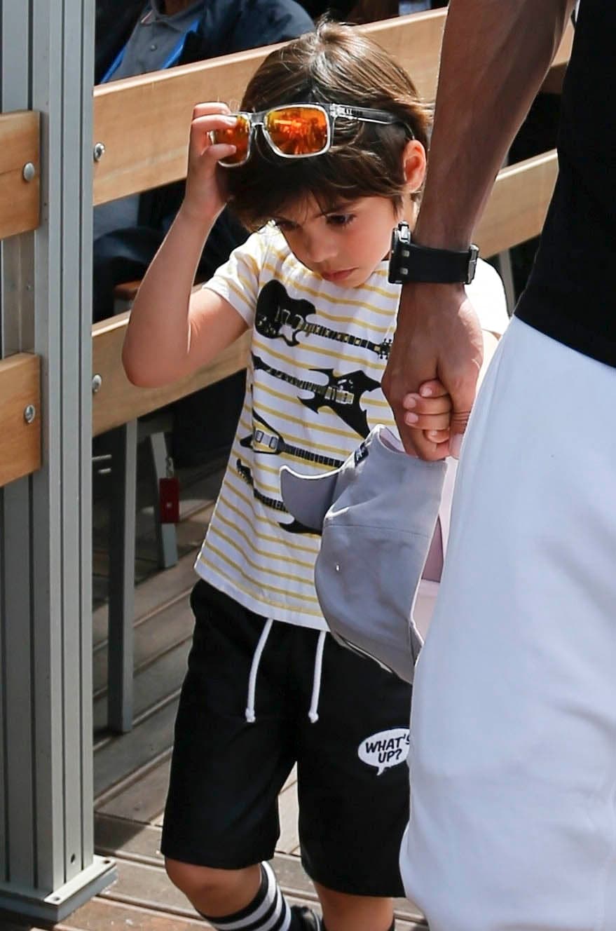 Públicamente, se desconoce si Milan, quien es el mayor con cinco años ya, sabe que su mamá
<b><a href="https://www.youtube.com/watch?v=_3-GiVIE8gc">Shakira grabó el video de 'Gitana' junto al famoso tenista español</a></b>.