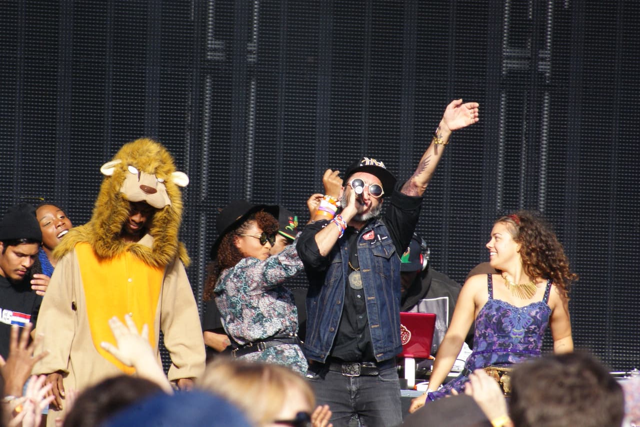 Miles se divirtieron en festival de música Fun Fun Fest este fin de semana en la capital de Texas.