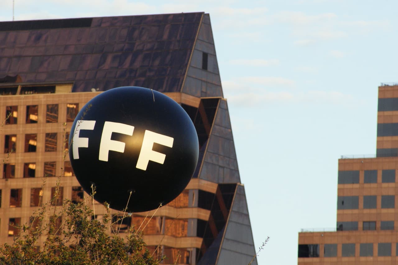 Miles se divirtieron en festival de música Fun Fun Fest este fin de semana en la capital de Texas.