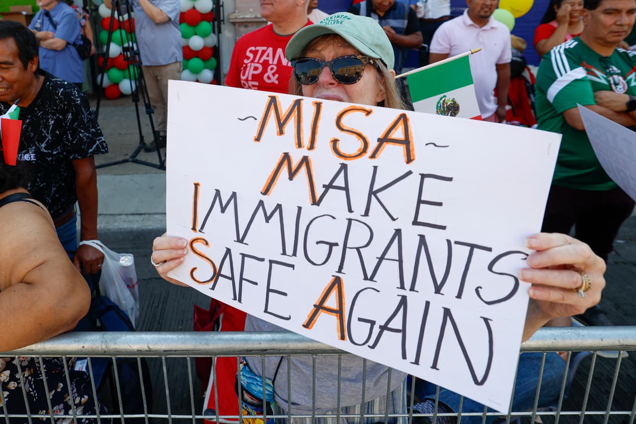 Pese al dolor, varias voces coincidieron en que la respuesta debe ser la unión. 
<br>
<br>“Estamos dolidos, pero también más unidos que nunca. Tenemos que apoyarnos entre todos”, expresó un participante del desfile.