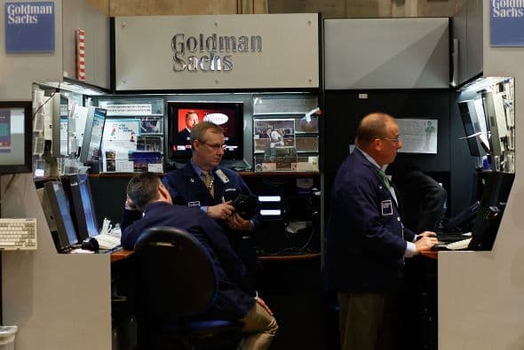 GOLDMAN SACHS " El banco de inversiones reveló a finales de agosto que planea desprenderse de un millar de trabajadores, en torno al tres por ciento de su fuerza laboral, hasta mediados de 2012.