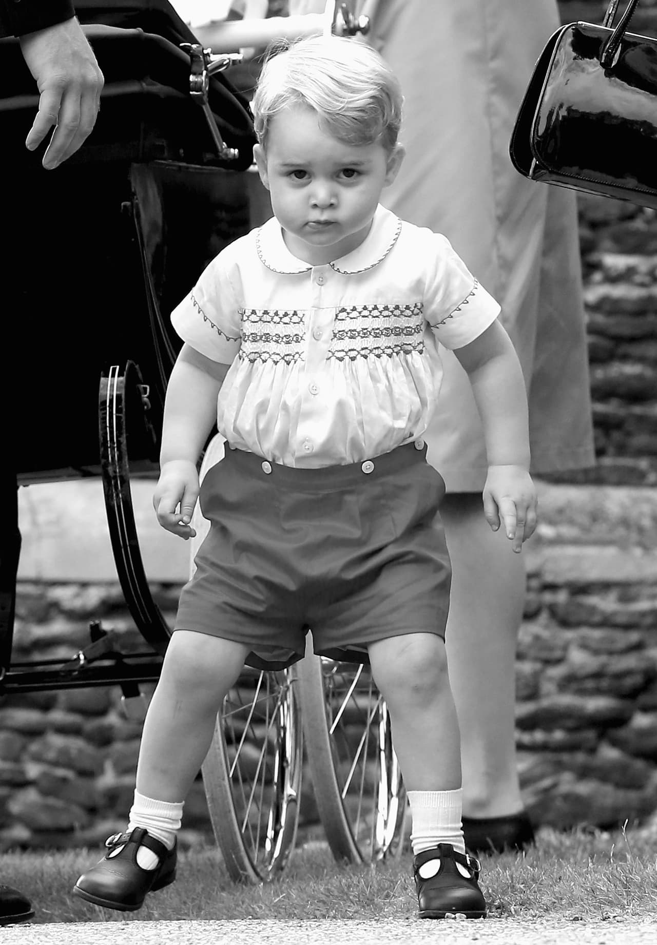 "Todos los padres se opondrían a que alguien, particularmente si es un extraño, intentara sacar fotos de sus hijos sin su permiso", decía el comunicado.