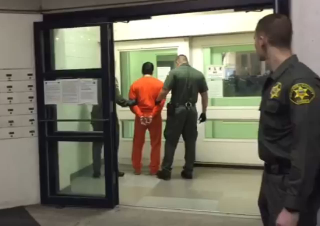 Los fugitivos californianos raptaron y planearon matar a un taxista