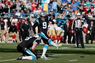 Pateador de la NFL entrena con banda incluida