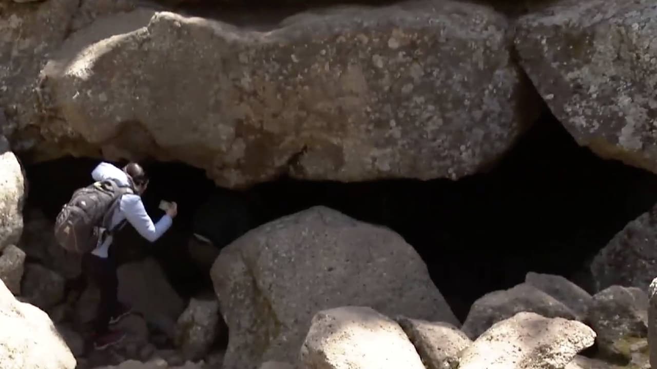 Sin duda, una aventura para aquellos que disfrutan de la naturaleza y la adrenalina. Para más información sobre Lava River Cave, 
<a href="https://www.fs.usda.gov/recarea/coconino/recarea/?recid=55122&actid=102" target="_blank">haz clic aquí</a>.