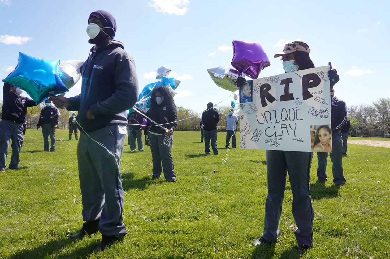 Los carteros son considerados trabajadores esenciales. Este grupo ha salido a las calles a trabajar diariamente en medio de la crisis de coronavirus, mientras otros residentes de la ciudad se protegen de virus al quedarse en casa.