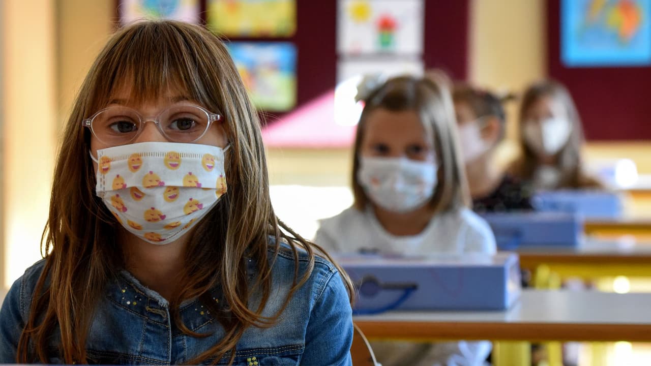 Coronavirus: Tras el regreso a clases en LAUSD, ¿están seguros los estudiantes en las escuelas?