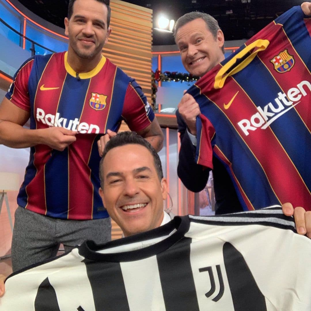 Los muchachones de la casa viven al máximo su emoción y pasión por el fútbol.