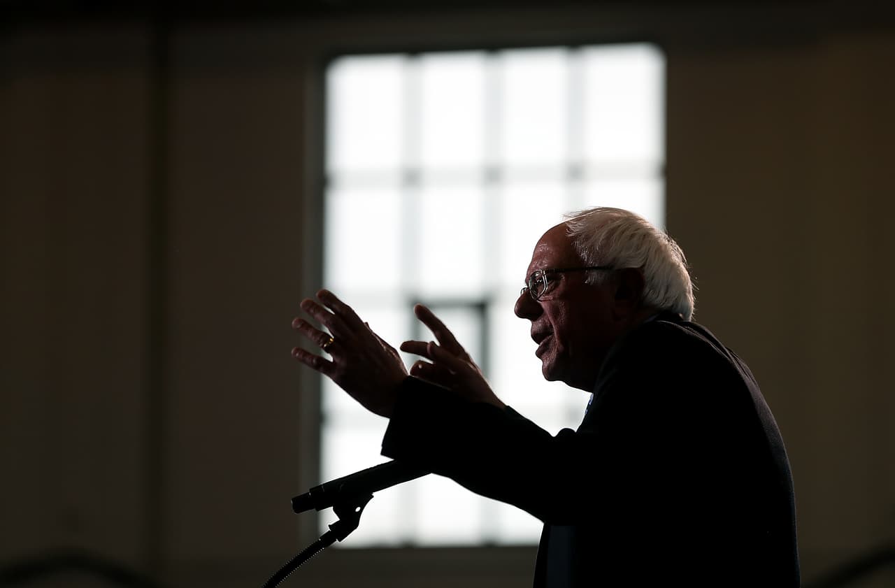 El senador por Vermont, Bernie Sanders, postula al representante de Minnesota, Keith Ellison, como la opción más progresista para liderar el Comité Nacional Demócrata.