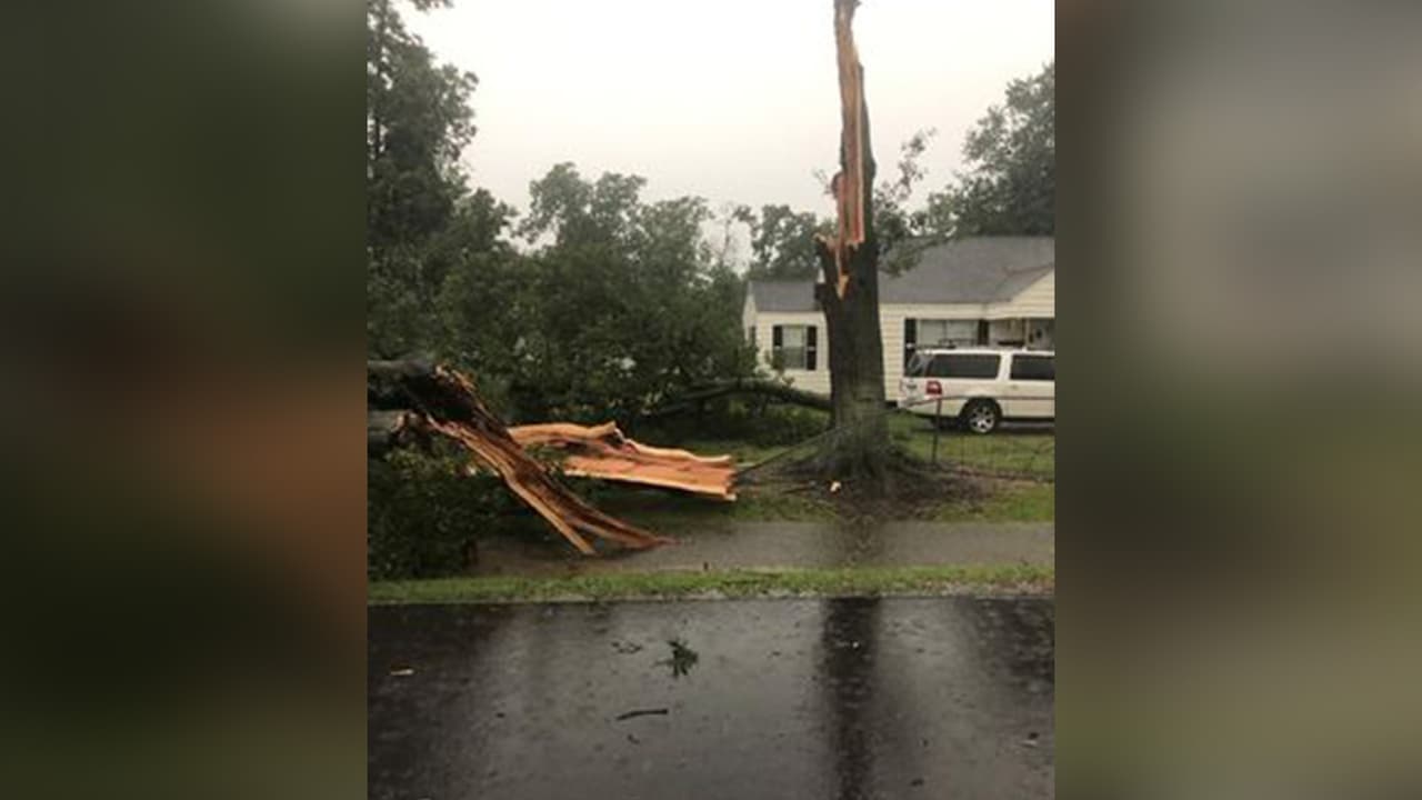 Connie Ramírez compartió esta fotografía: "se cayó un rayo", indica.