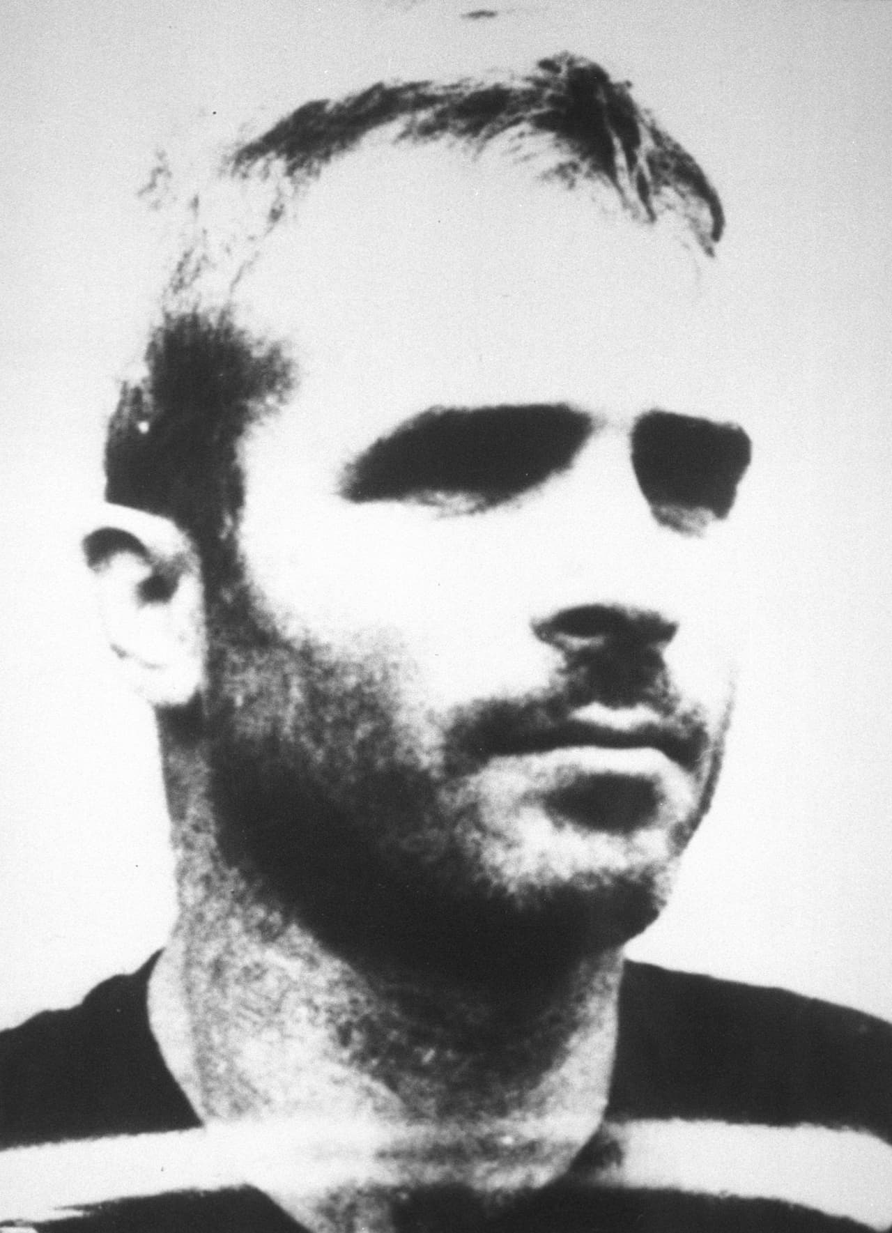 Un retrato de McCain como priosionero de guerra (POW) tomada por el ejército de Vietnam del Norte, entre 1967 y 1973.