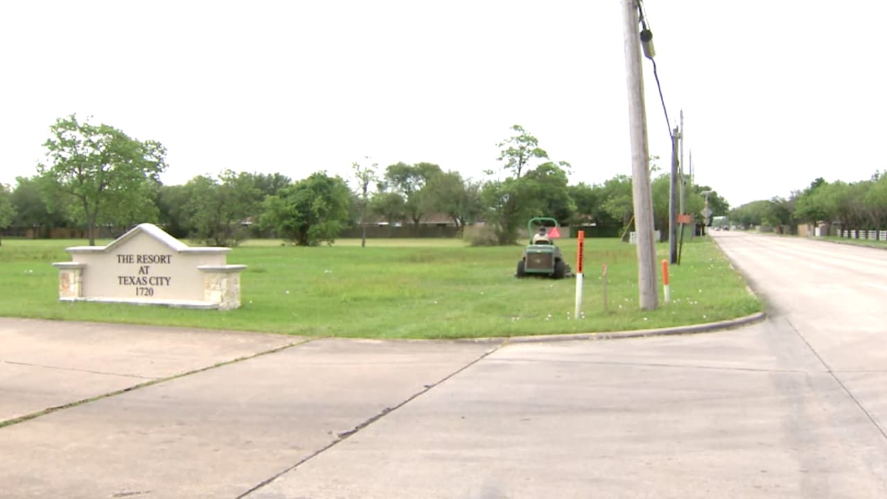 Dicha orden impone restricciones a las instalaciones del centro ubicado en el condado Galveston.