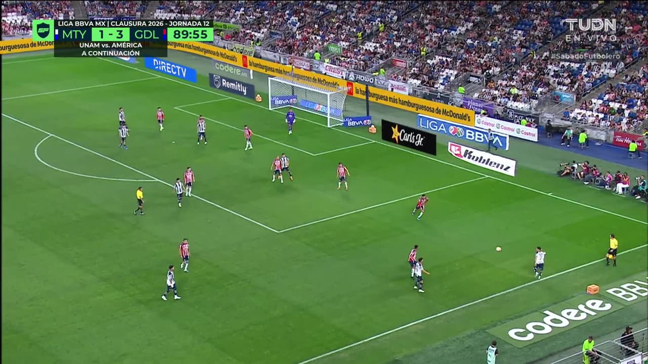 ¡TIRO ATAJADO! disparo por Uros Djurdjevic.