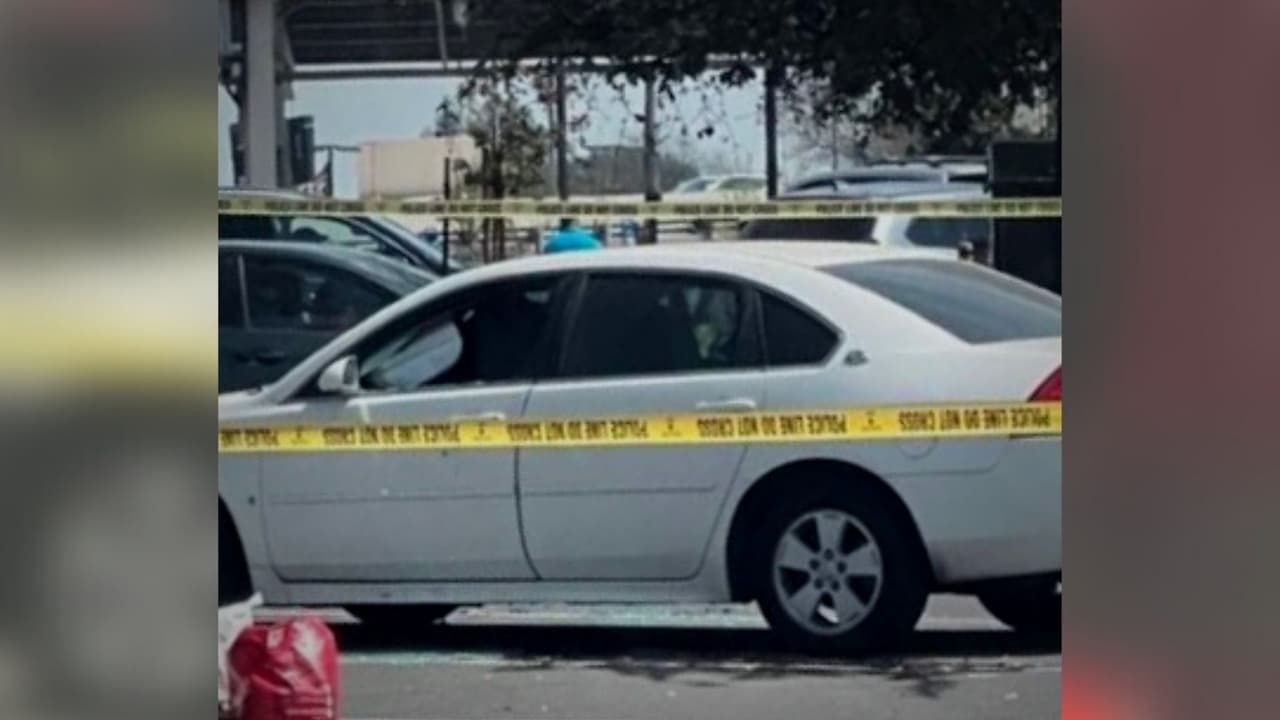 Hombre es localizado sin vida en estacionamiento de Walmart en Selma 