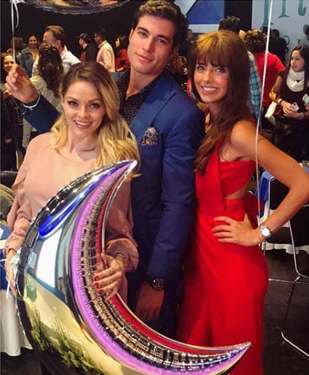 Renaud no supo decir desde cuándo comenzó su amor: “Ya en su momento se los platicaré, pero sí fue, o sea no sé, a mí también me sorprendió porque en realidad siempre hemos tenido muy buena amistad y cuando llega el amor, llega el amor”.
<br>