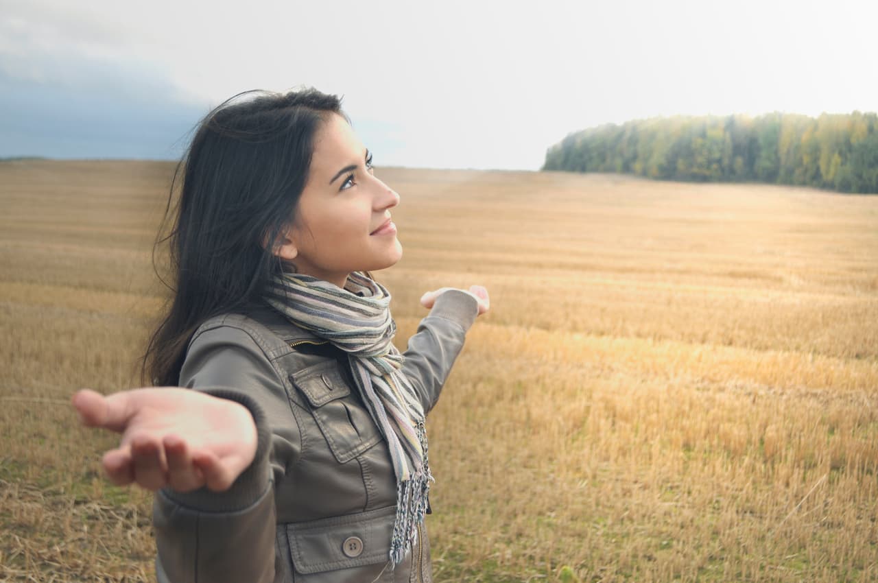 Nunca debemos permitir que un error del pasado cree sentimientos de culpa o frustraciones. Es parte de la historia de cada vida, de la experiencia vital con sus aciertos y mis errores, lo que se ha vivido.