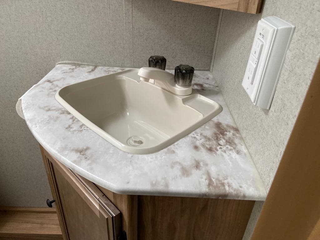 Las unidades estarán ubicadas en un terreno cercano al Coliseo de Oakland y algunas de ellas serán exclusivas para personas jóvenes en situación de calle.