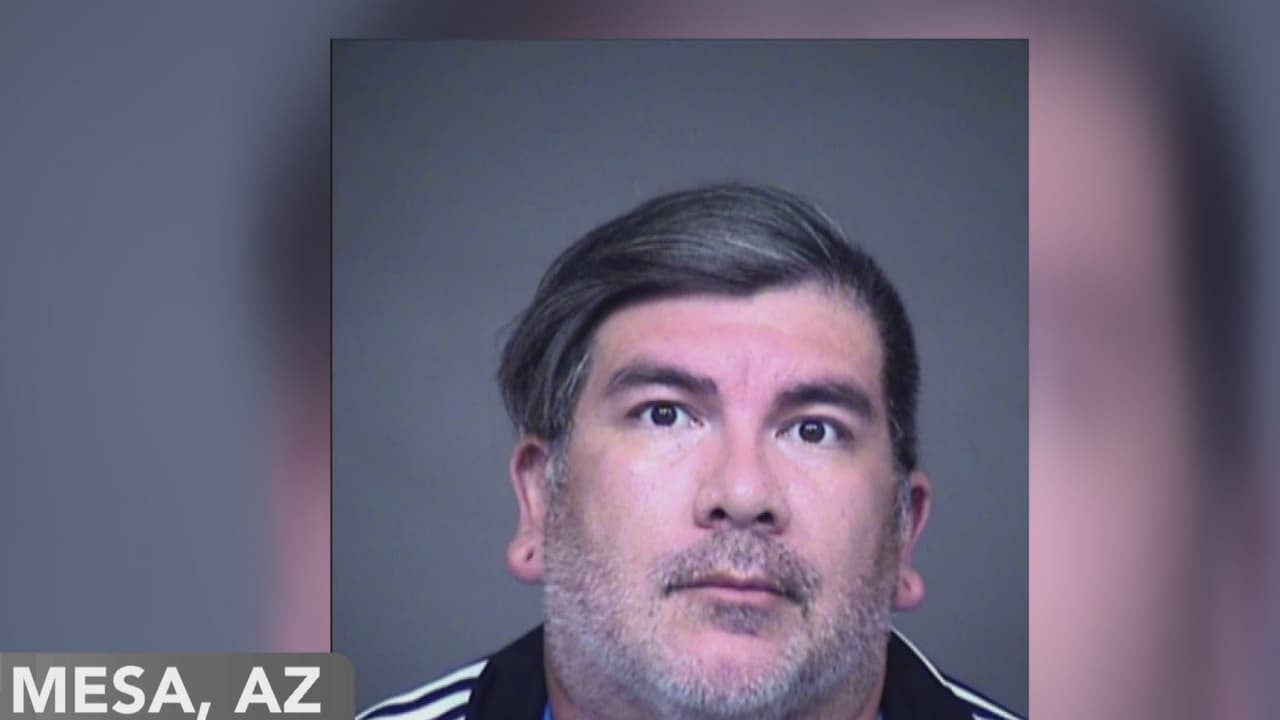 Acusan a empleado de escuela secundaria en Mesa de haber mantenido relaciones con un estudiante