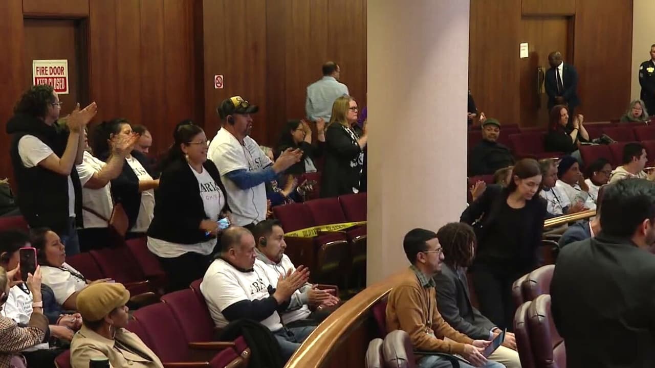 Aprueban una ordenanza para darle 10 días libres pagados a trabajadores en Chicago.
