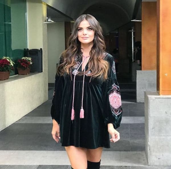 De hecho el exfutbolista de Chivas y la conductora ya eligieron el nombre de la pequeña.