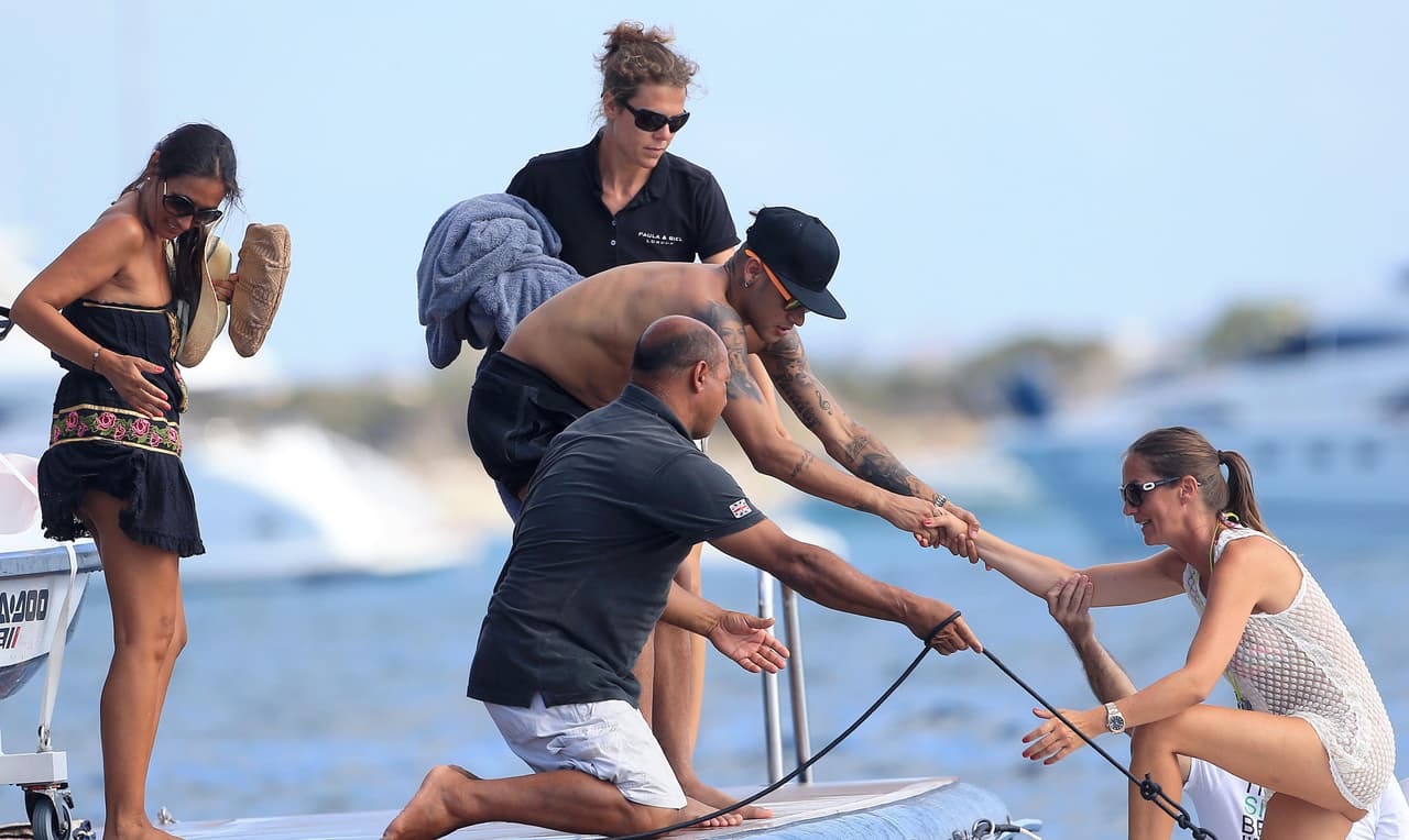 Neymar disfruta de sus vacaciones en Ibiza.