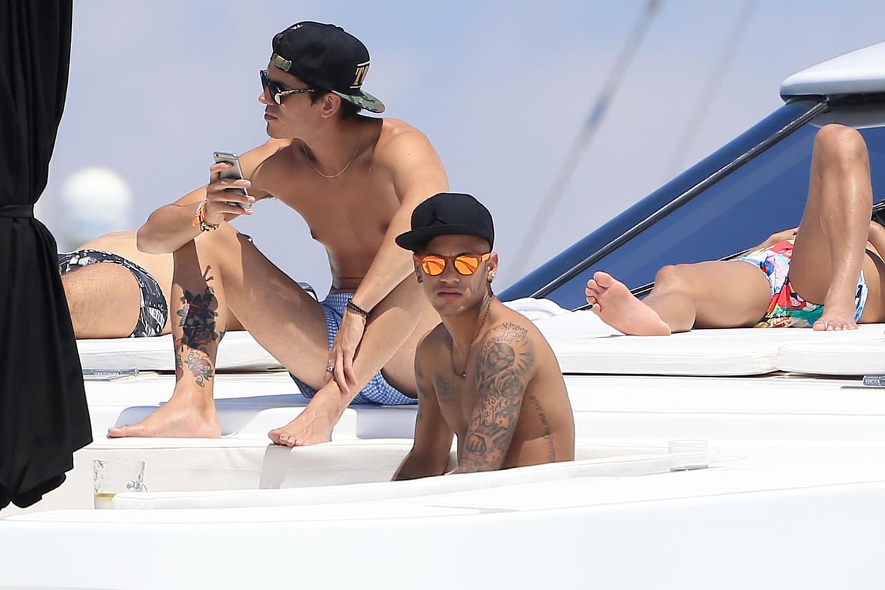 Neymar disfruta de sus vacaciones en Ibiza.