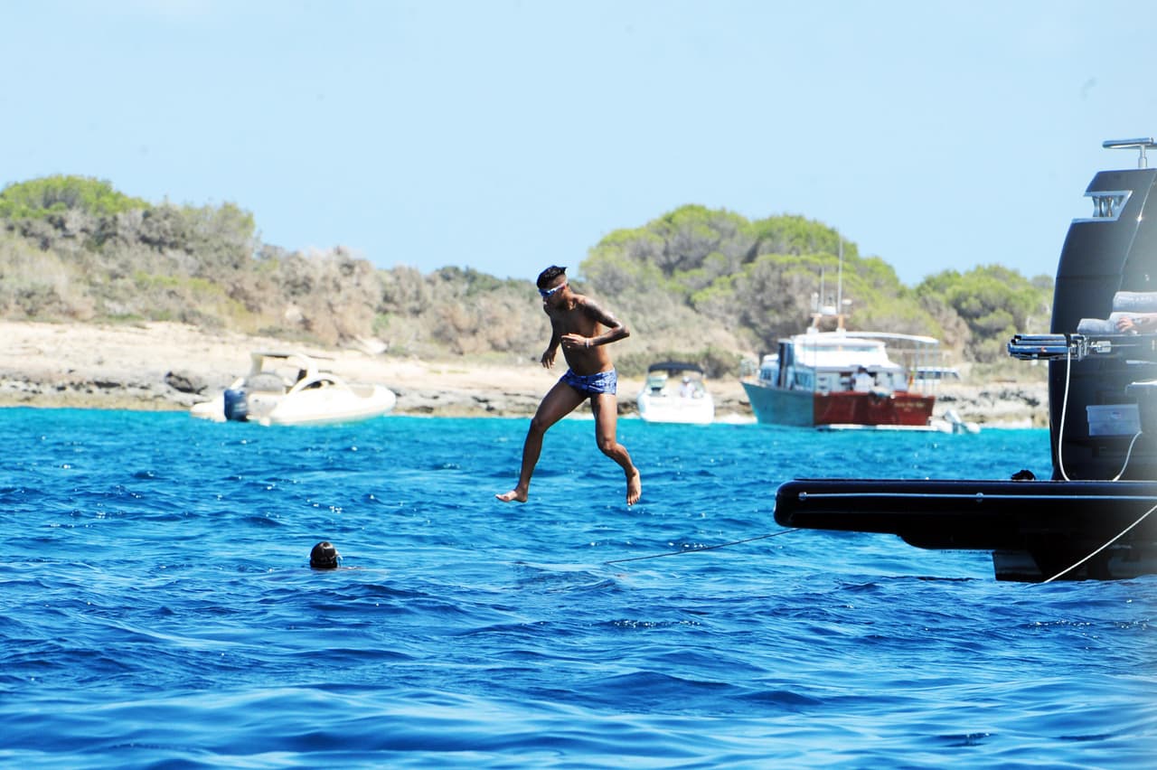 Neymar disfruta de sus vacaciones en Ibiza.