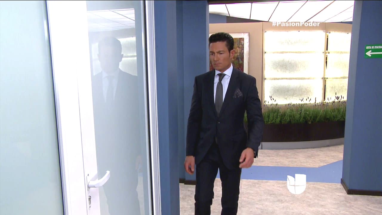 ¡Uff! Eladio estuvo cerca de atraparlos muy románticos.