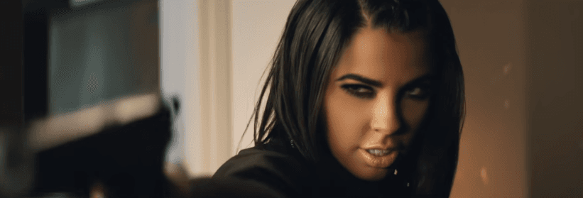 “La chica de Farruko aparece y se escapan…”- dijo Jessy Terrero (Director del video musical de Obsesionado).