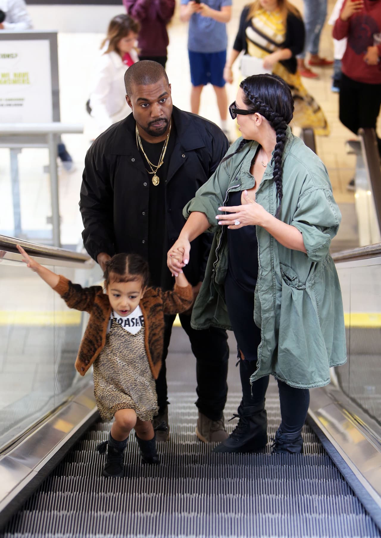 Llegó el momento de subir a las escaleras eléctricas.