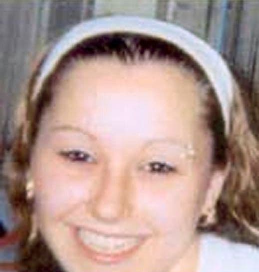 En noviembre de 2004, la psíquica Sylvia Browne le dice a la madre de Berry, Louwana Miller, que su hija está muerta.