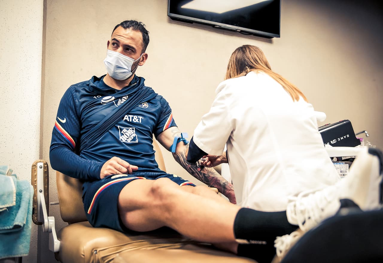 América realizó exámenes a la espera de Solari y con Aguilera renovado