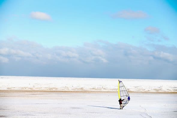 Luego de la caída de sobre 8 pulgadas de nieve en zonas de Chicago ahora se esperan vientos helados de hasta 20 grados bajo cero, en lo que meteorólogos ya describen como uno de los inviernos más intensos desde el 1985.  