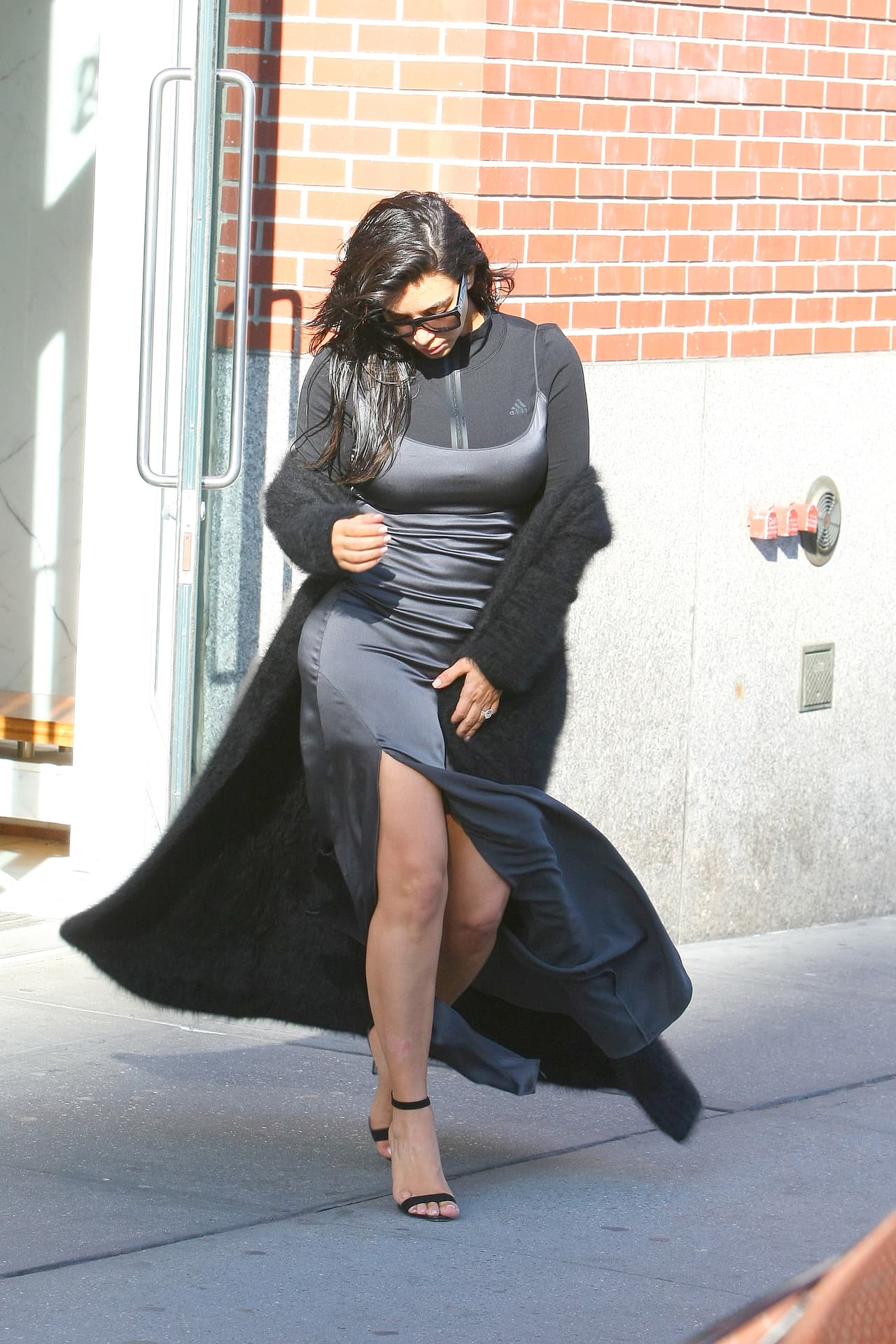 Se puso sexy con un vestido mega apretado.