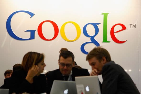 Pero Microsoft no es el único que busca adquirir a Yahoo! El diario Wall Street Journal publicó en octubre pasado que el grupo de Internet estadounidense Google realizaría una oferta de adquisición a su competidor.