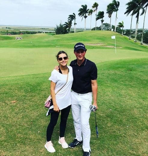 De acuerdo con el portal Clase In, Eduardo es un joven que se ha dedicado al golf, deporte en el que ha logrado destacar al participar en diversos torneos de dicha disciplina.