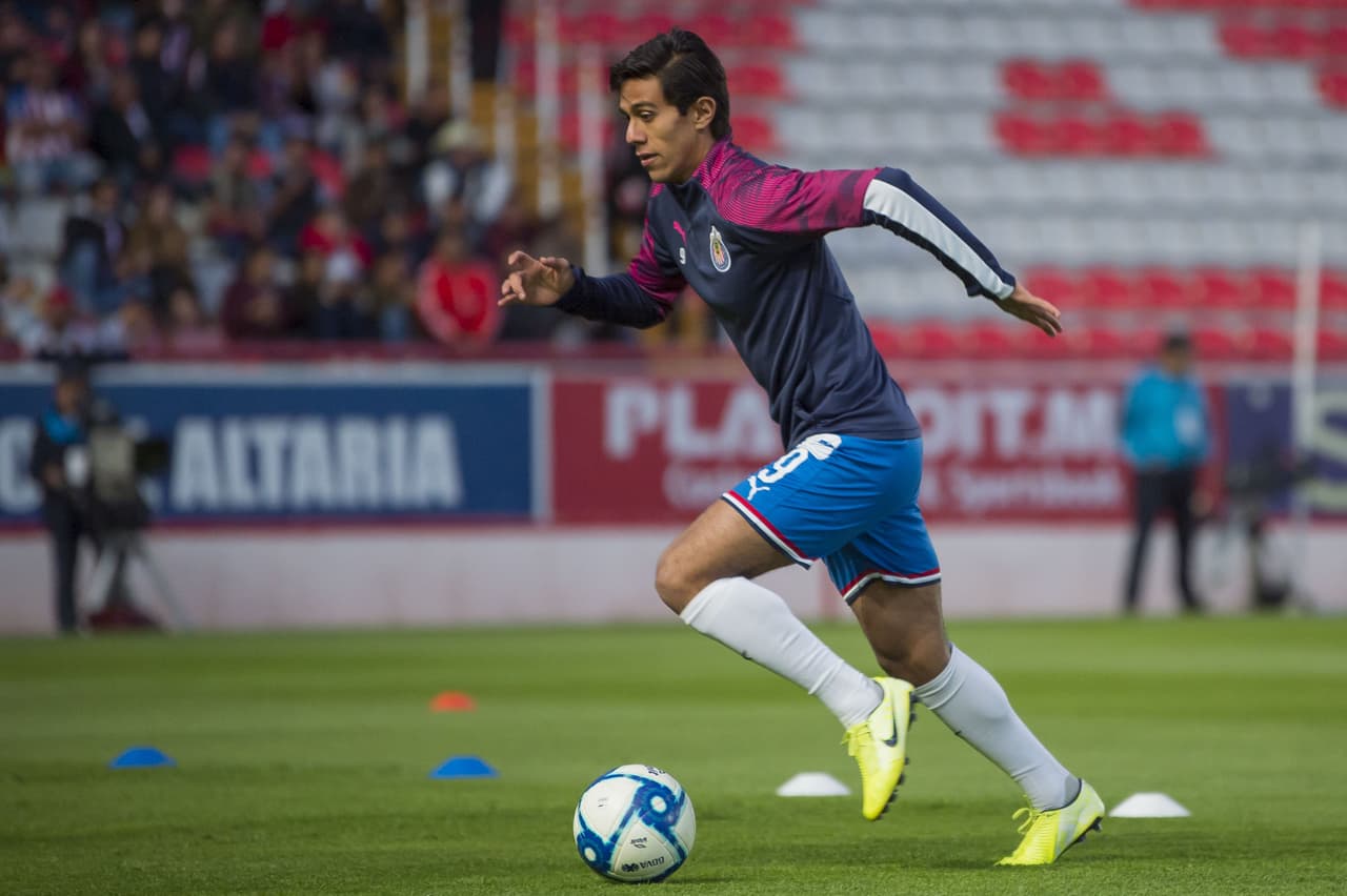 Chivas sólo usaría un refuerzo como titular en la Jornada 1