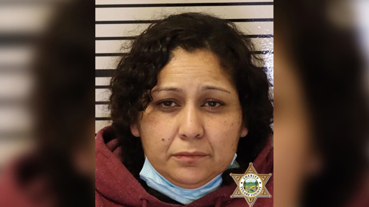 Leticia Requejo García tiene 30 años y es buscada por posesión de propiedad robada y poseer sustancia controlada para la venta. Es residente de Visalia.