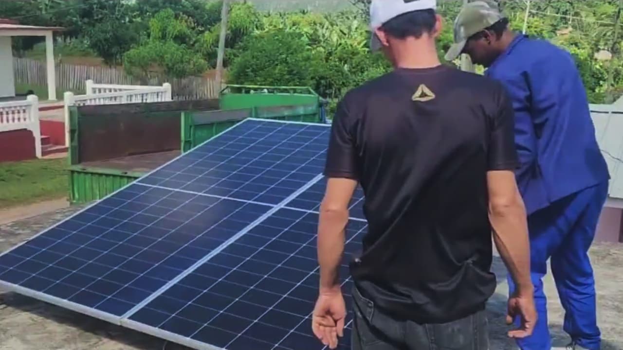 Envíos de combustible y paneles solares desde EEUU a Cuba marca un récord: crisis energética aumenta